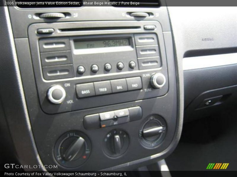 Wheat Beige Metallic / Pure Beige 2006 Volkswagen Jetta Value Edition Sedan