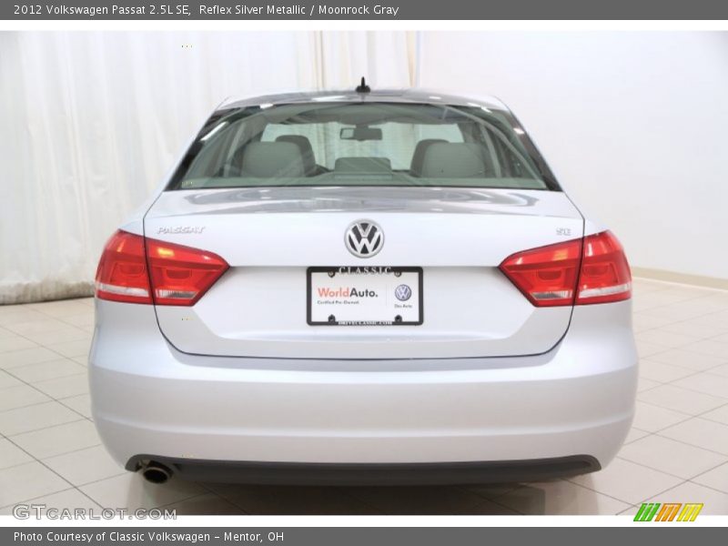 Reflex Silver Metallic / Moonrock Gray 2012 Volkswagen Passat 2.5L SE