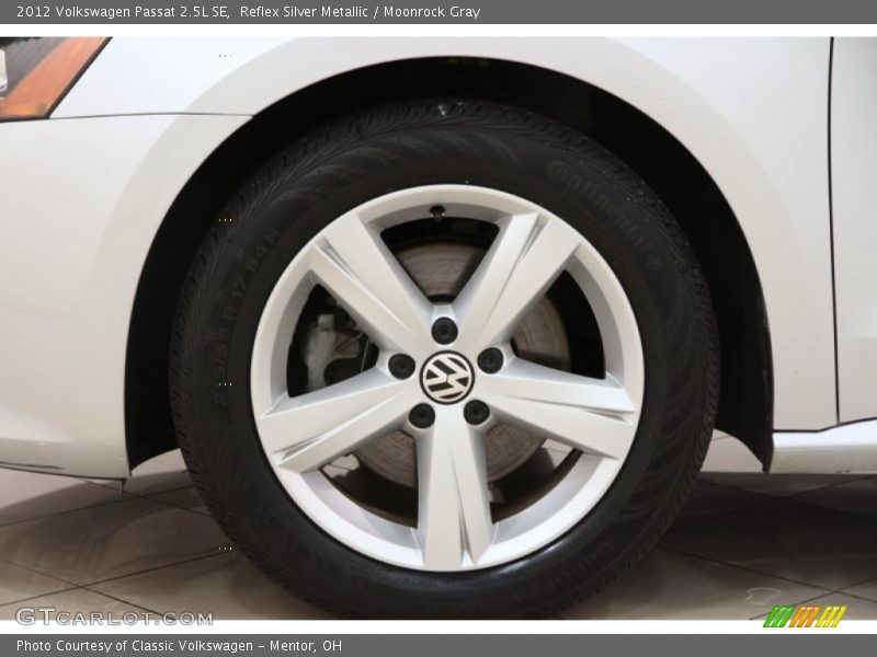Reflex Silver Metallic / Moonrock Gray 2012 Volkswagen Passat 2.5L SE