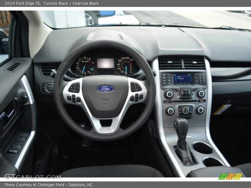 Tuxedo Black / Charcoal Black 2014 Ford Edge SE