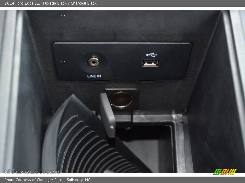 Tuxedo Black / Charcoal Black 2014 Ford Edge SE