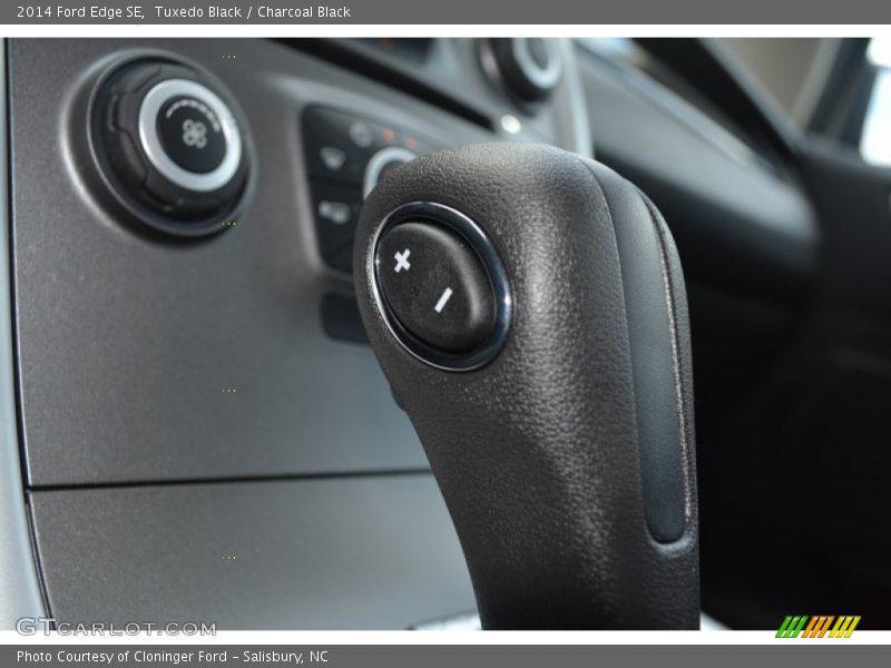 Tuxedo Black / Charcoal Black 2014 Ford Edge SE