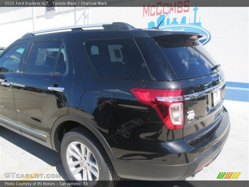 Tuxedo Black / Charcoal Black 2015 Ford Explorer XLT