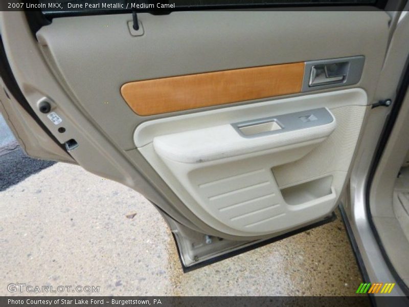 Dune Pearl Metallic / Medium Camel 2007 Lincoln MKX