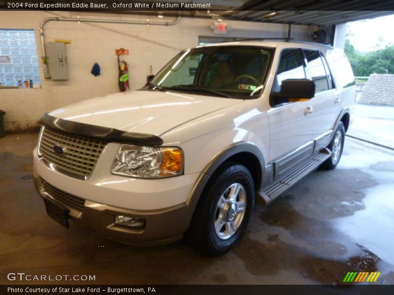 Oxford White / Medium Parchment 2004 Ford Expedition Eddie Bauer