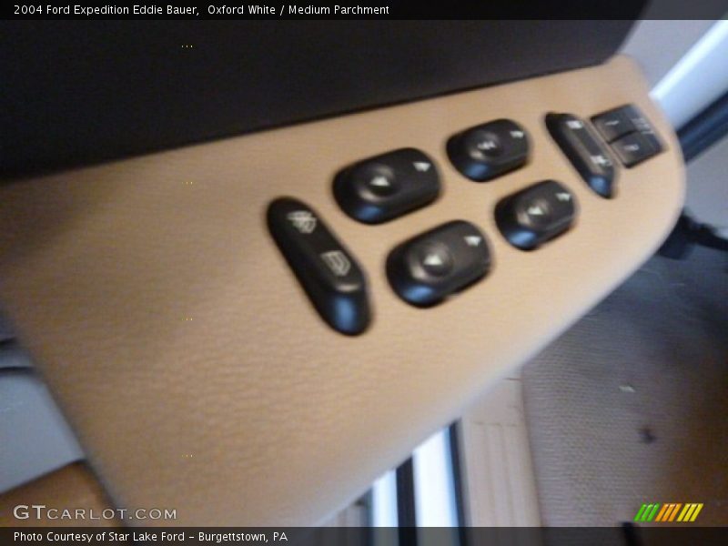 Oxford White / Medium Parchment 2004 Ford Expedition Eddie Bauer