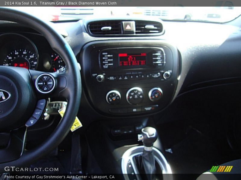 Titanium Gray / Black Diamond Woven Cloth 2014 Kia Soul 1.6