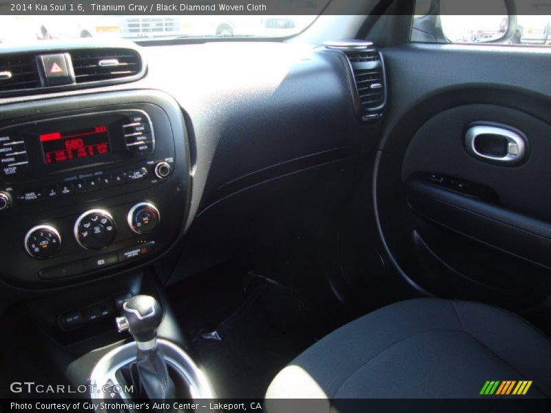 Titanium Gray / Black Diamond Woven Cloth 2014 Kia Soul 1.6