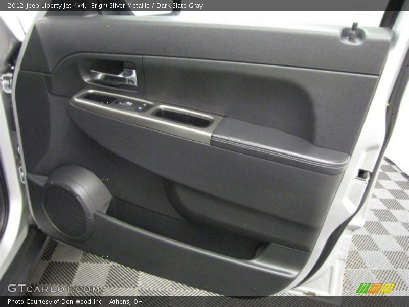 Bright Silver Metallic / Dark Slate Gray 2012 Jeep Liberty Jet 4x4