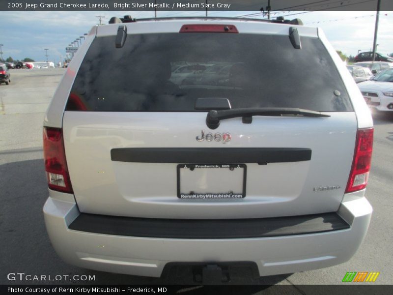 Bright Silver Metallic / Medium Slate Gray 2005 Jeep Grand Cherokee Laredo