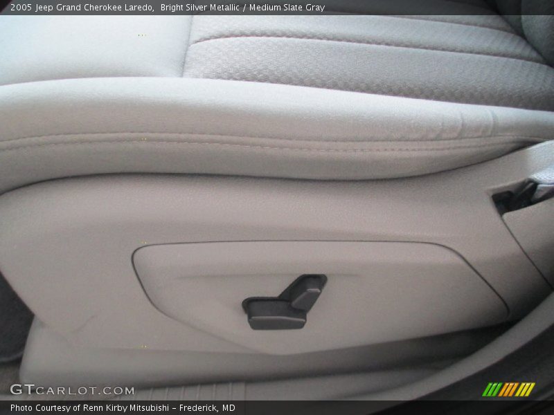 Bright Silver Metallic / Medium Slate Gray 2005 Jeep Grand Cherokee Laredo
