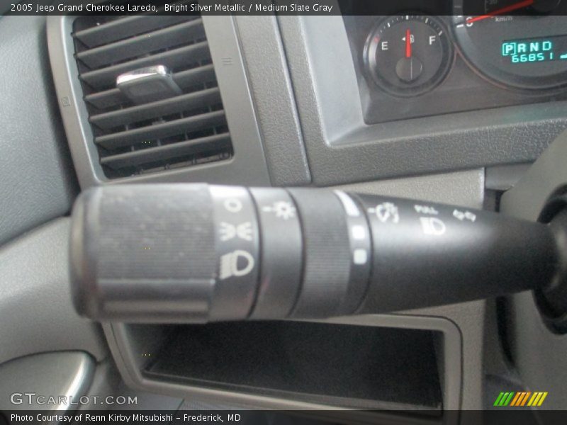 Bright Silver Metallic / Medium Slate Gray 2005 Jeep Grand Cherokee Laredo