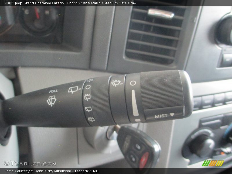 Bright Silver Metallic / Medium Slate Gray 2005 Jeep Grand Cherokee Laredo