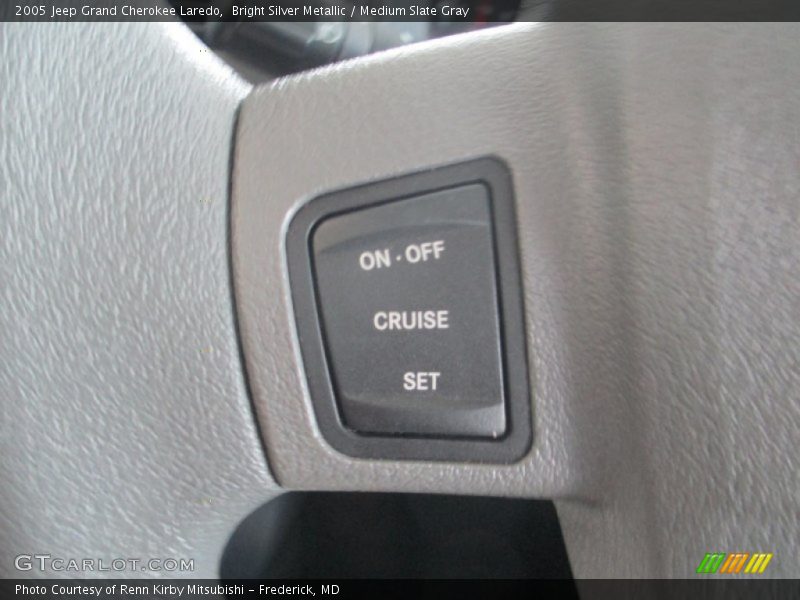 Bright Silver Metallic / Medium Slate Gray 2005 Jeep Grand Cherokee Laredo