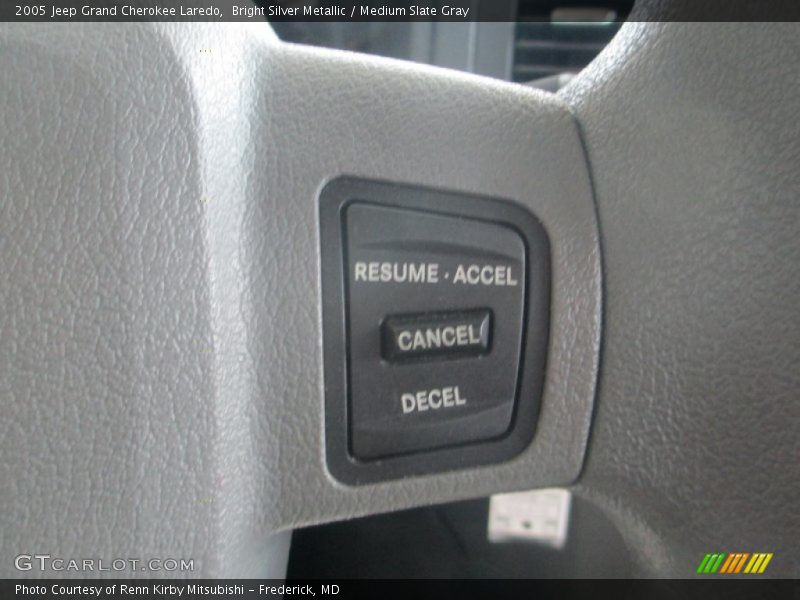Bright Silver Metallic / Medium Slate Gray 2005 Jeep Grand Cherokee Laredo