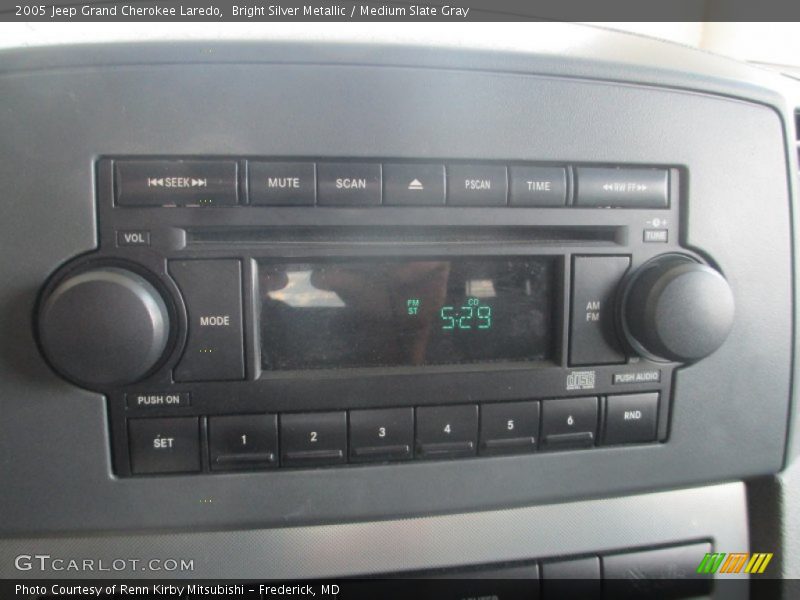 Bright Silver Metallic / Medium Slate Gray 2005 Jeep Grand Cherokee Laredo