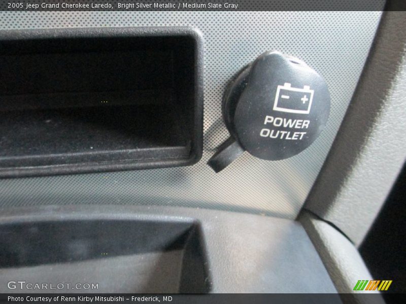 Bright Silver Metallic / Medium Slate Gray 2005 Jeep Grand Cherokee Laredo