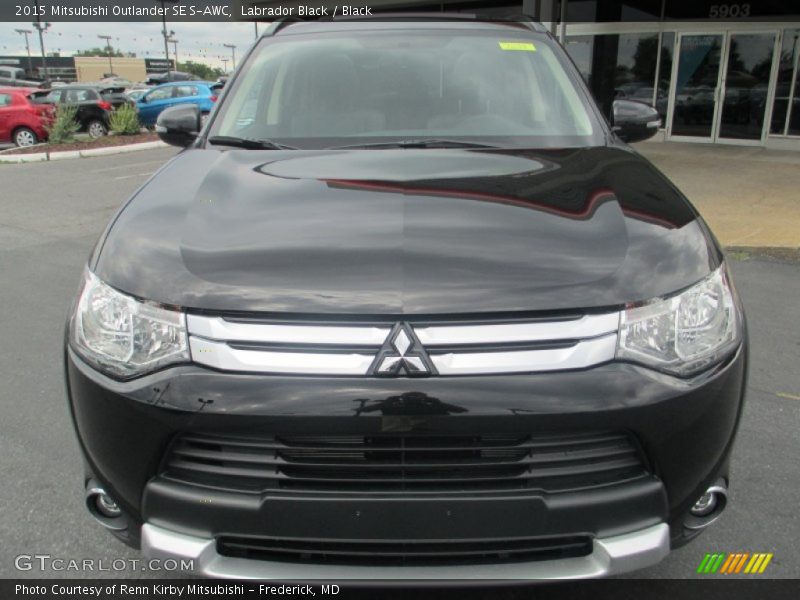 Labrador Black / Black 2015 Mitsubishi Outlander SE S-AWC