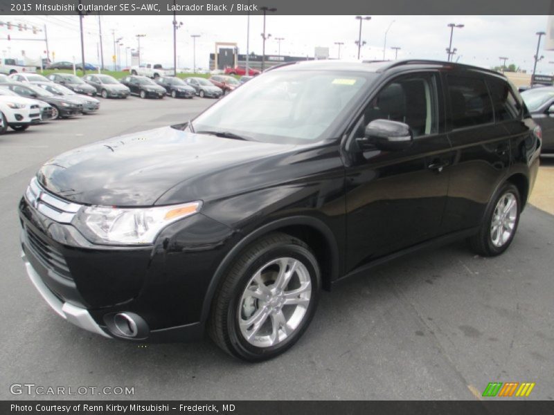Labrador Black / Black 2015 Mitsubishi Outlander SE S-AWC