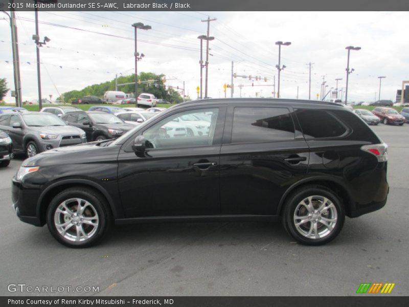  2015 Outlander SE S-AWC Labrador Black