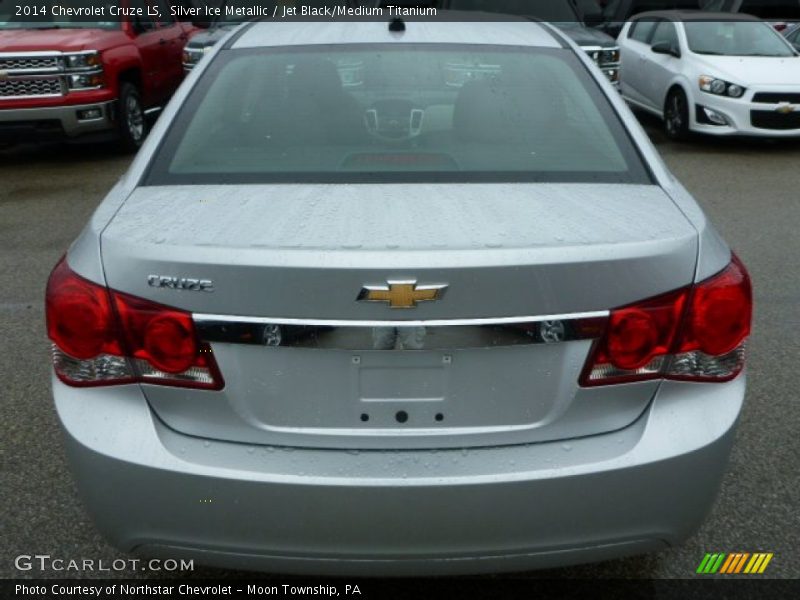 Silver Ice Metallic / Jet Black/Medium Titanium 2014 Chevrolet Cruze LS