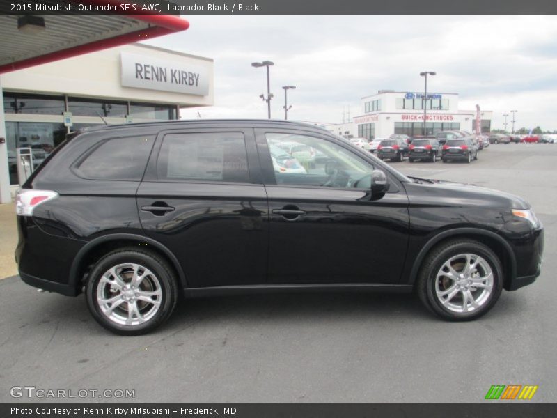 Labrador Black / Black 2015 Mitsubishi Outlander SE S-AWC