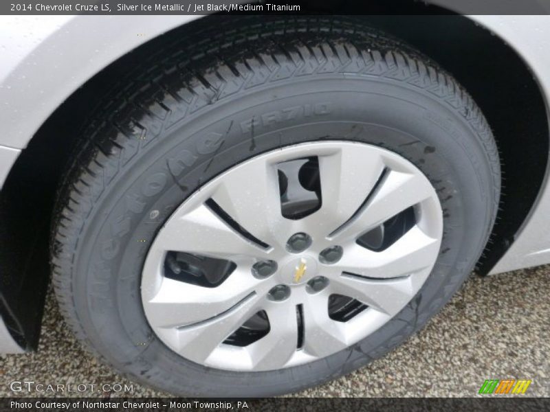 Silver Ice Metallic / Jet Black/Medium Titanium 2014 Chevrolet Cruze LS
