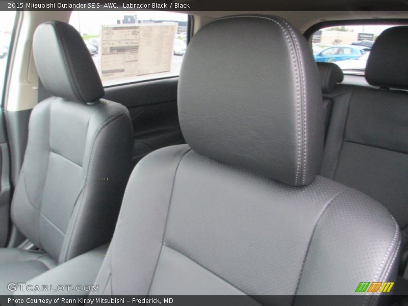 Labrador Black / Black 2015 Mitsubishi Outlander SE S-AWC