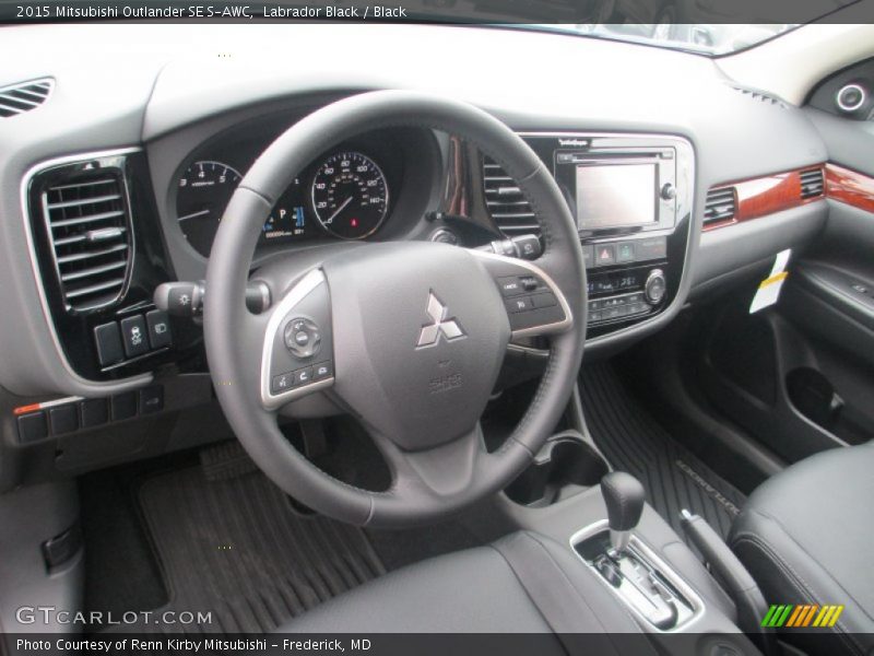 Labrador Black / Black 2015 Mitsubishi Outlander SE S-AWC