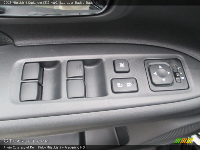 Labrador Black / Black 2015 Mitsubishi Outlander SE S-AWC