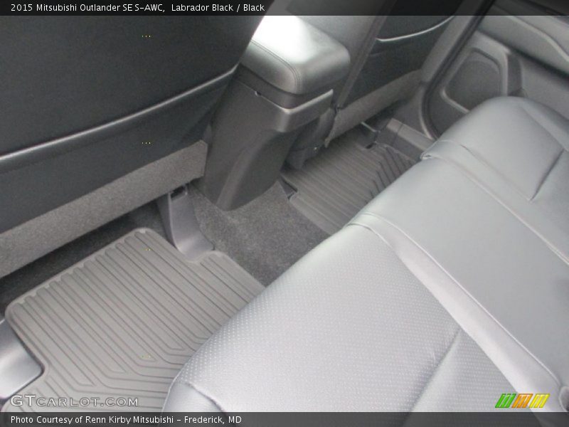 Labrador Black / Black 2015 Mitsubishi Outlander SE S-AWC