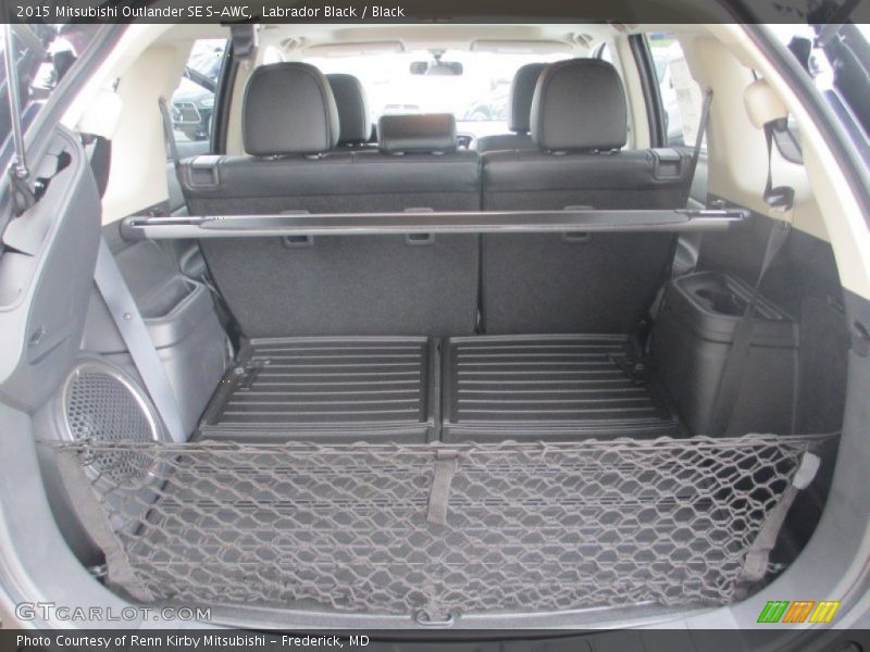 Labrador Black / Black 2015 Mitsubishi Outlander SE S-AWC