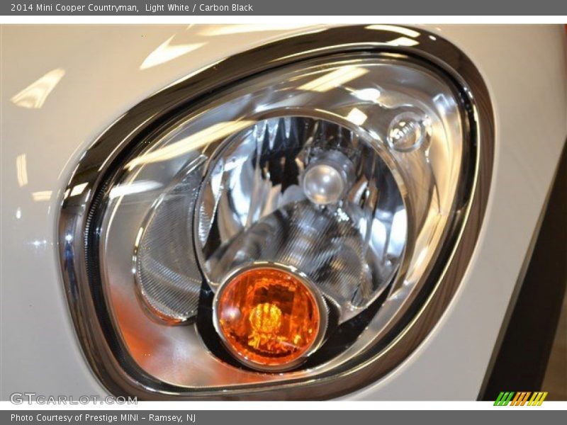 Light White / Carbon Black 2014 Mini Cooper Countryman
