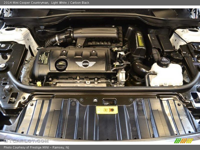 Light White / Carbon Black 2014 Mini Cooper Countryman