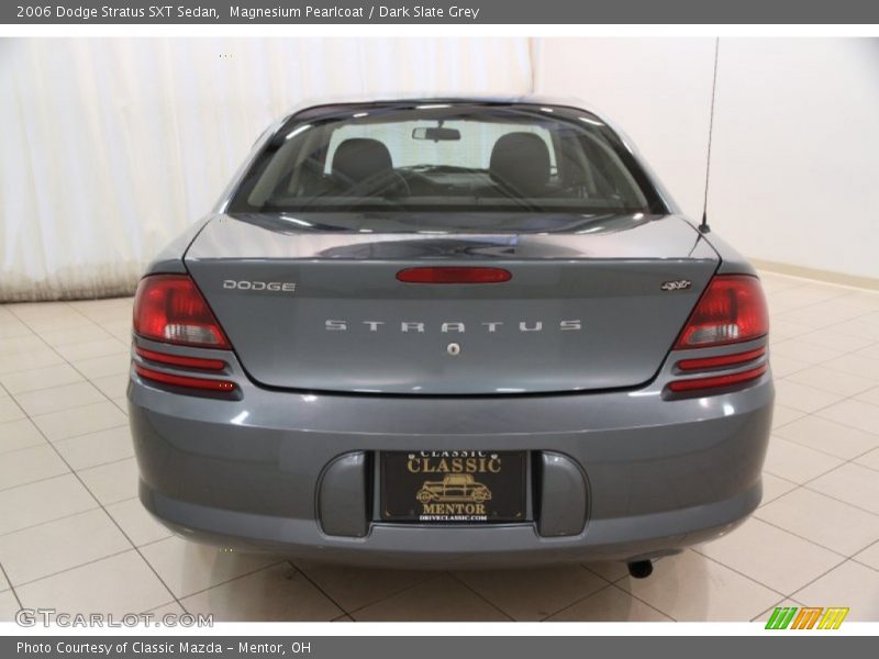 Magnesium Pearlcoat / Dark Slate Grey 2006 Dodge Stratus SXT Sedan