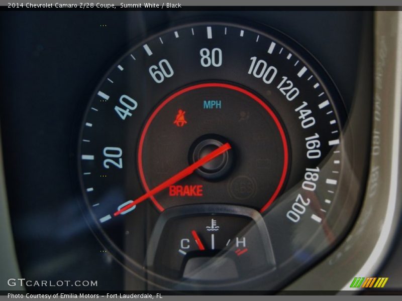 Summit White / Black 2014 Chevrolet Camaro Z/28 Coupe