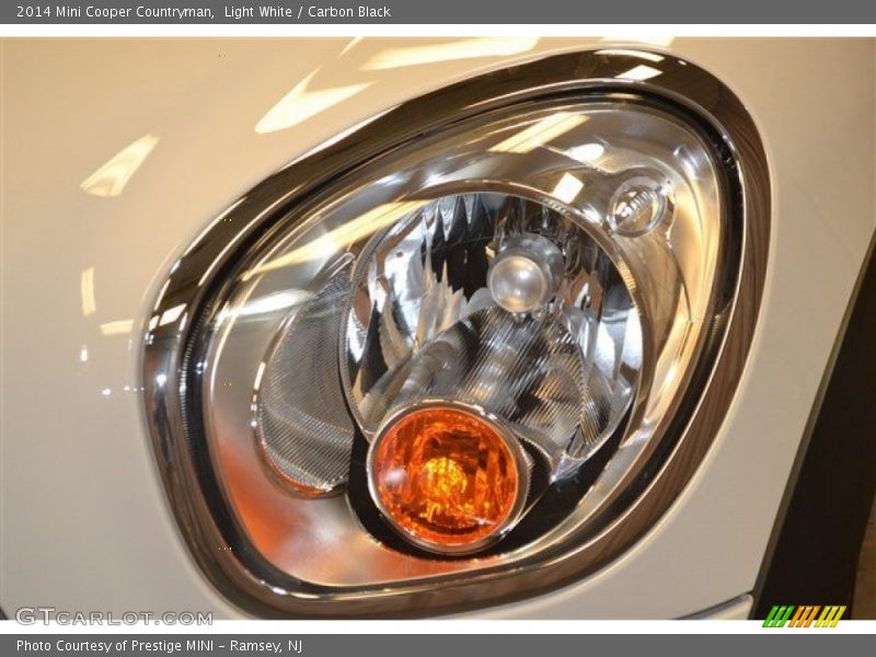 Light White / Carbon Black 2014 Mini Cooper Countryman