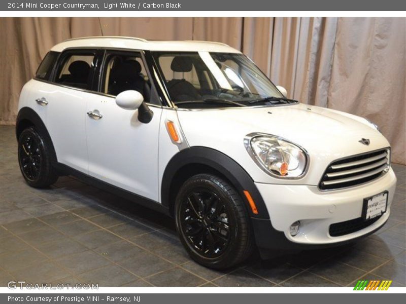 Light White / Carbon Black 2014 Mini Cooper Countryman