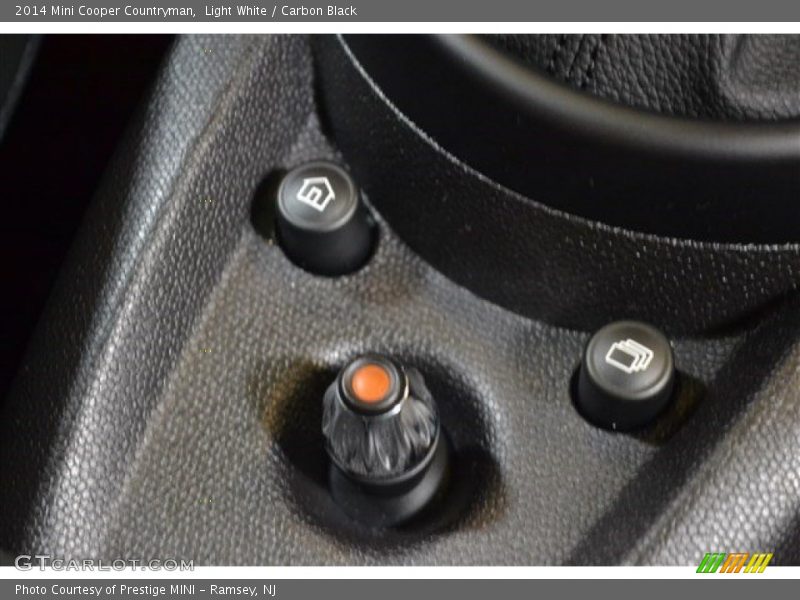 Light White / Carbon Black 2014 Mini Cooper Countryman