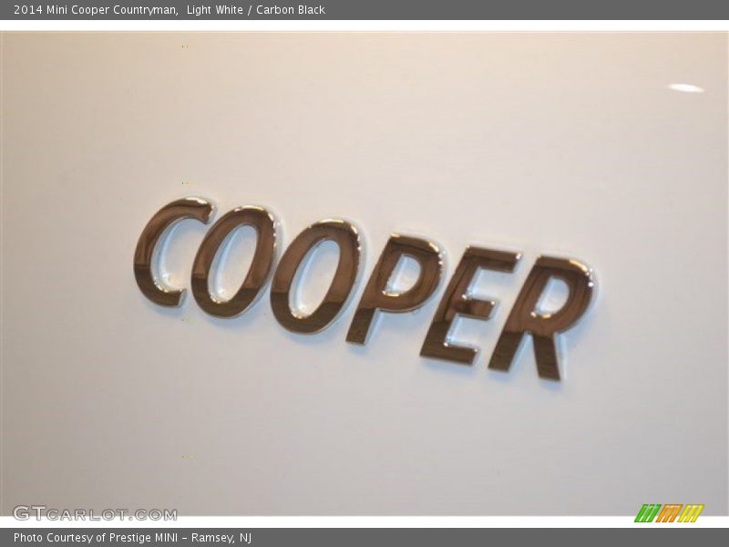 Light White / Carbon Black 2014 Mini Cooper Countryman