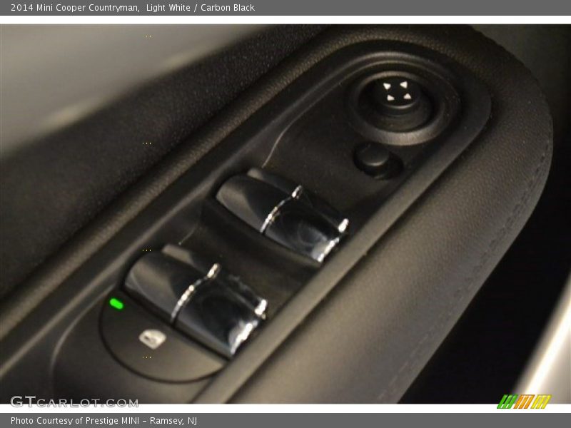 Light White / Carbon Black 2014 Mini Cooper Countryman