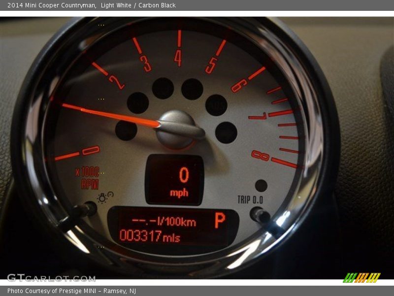 Light White / Carbon Black 2014 Mini Cooper Countryman