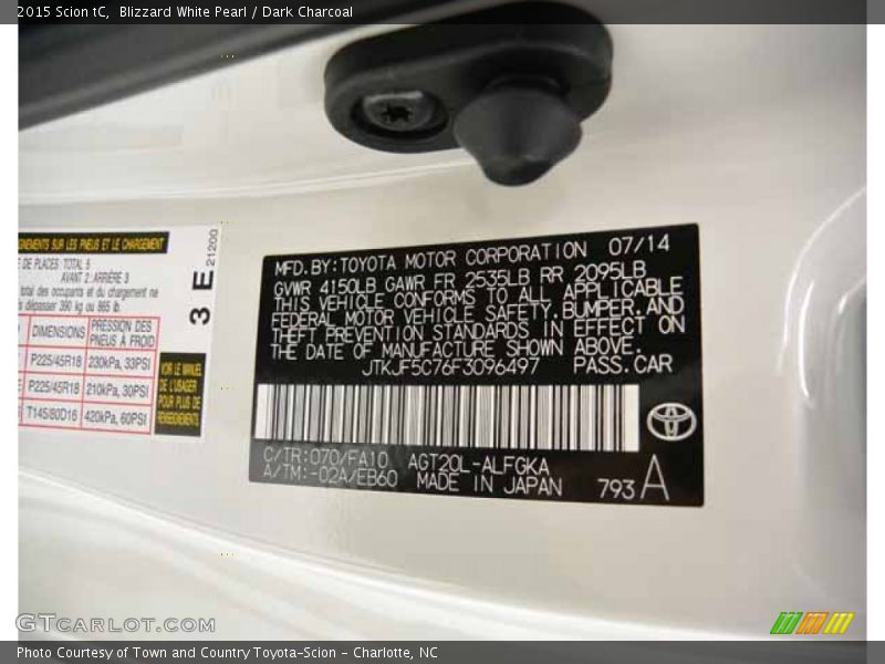Blizzard White Pearl / Dark Charcoal 2015 Scion tC