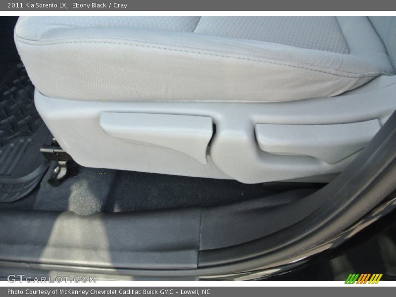 Ebony Black / Gray 2011 Kia Sorento LX
