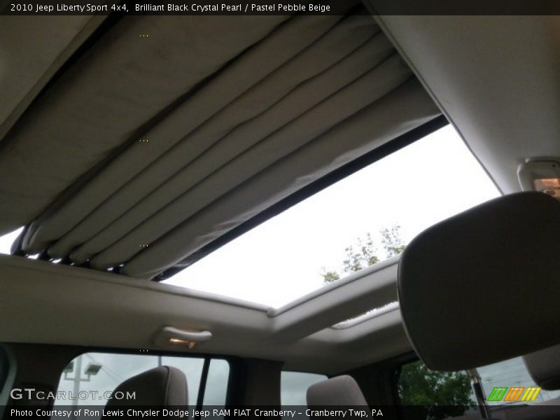 Brilliant Black Crystal Pearl / Pastel Pebble Beige 2010 Jeep Liberty Sport 4x4