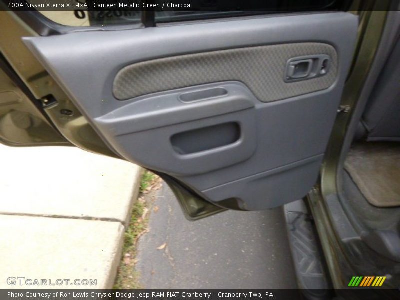 Canteen Metallic Green / Charcoal 2004 Nissan Xterra XE 4x4