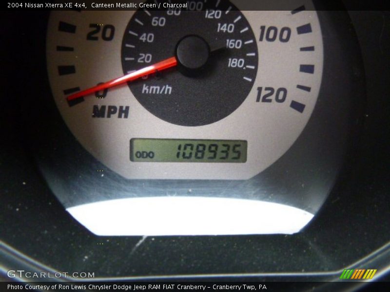 Canteen Metallic Green / Charcoal 2004 Nissan Xterra XE 4x4