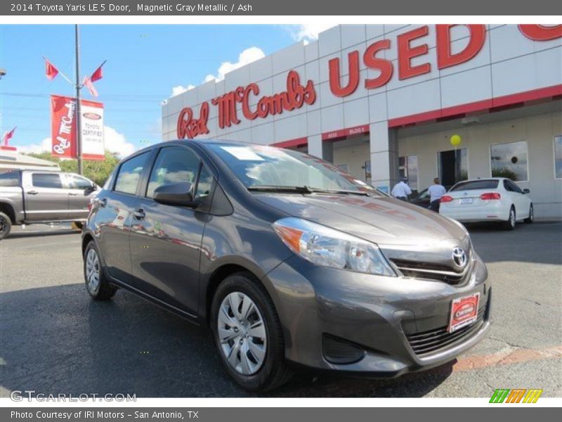 Magnetic Gray Metallic / Ash 2014 Toyota Yaris LE 5 Door