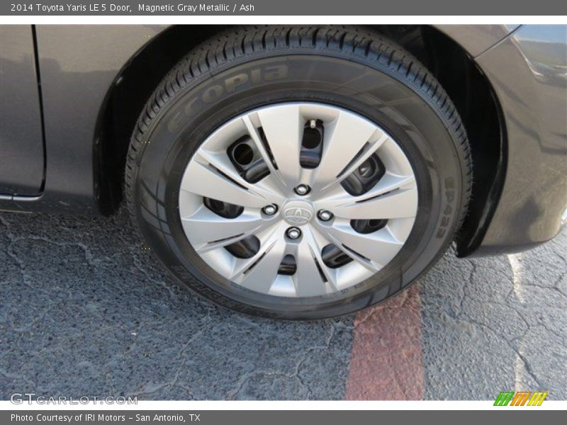 Magnetic Gray Metallic / Ash 2014 Toyota Yaris LE 5 Door