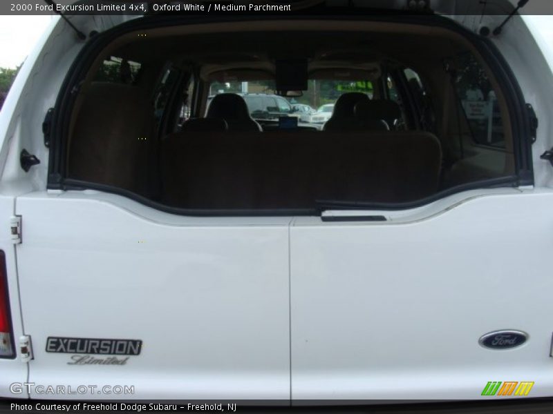 Oxford White / Medium Parchment 2000 Ford Excursion Limited 4x4